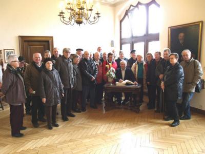 zum vergrössern klicken zum vergrössern klicken