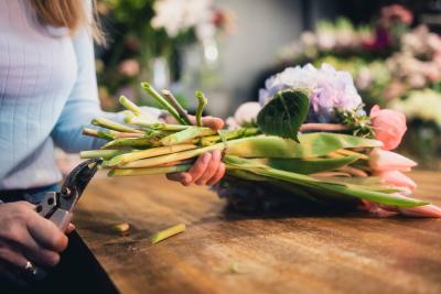 Floristinnen - Blumenstrauß-Binden Floristinnen - Blumenstrauß-Binden